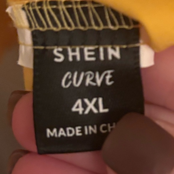 SHEIN Curve Yellow Button-Up Shirt - Size 4XL - Picture 3 of 3